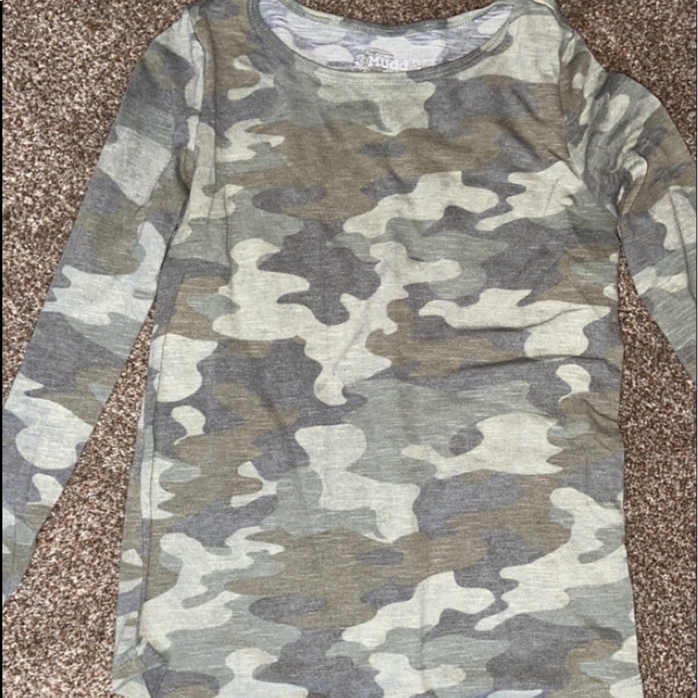 Long sleeve cameo shirt
